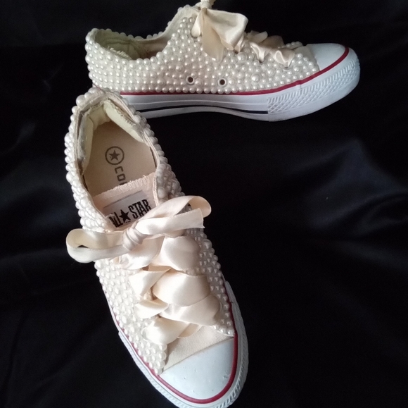 Custom Converse, pearl embellished w/ satin ribbon for laces, cr… - Picture 8 of 15